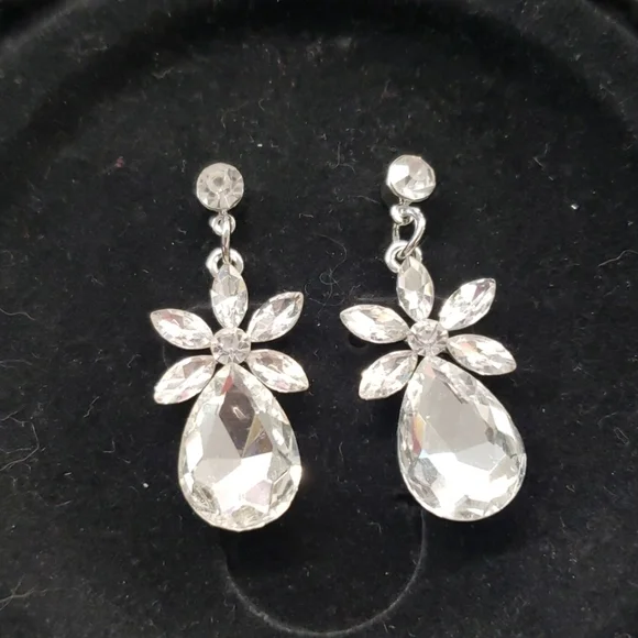 Chunky Rhinestone Bridal Necklace Set - Picture 4 of 4